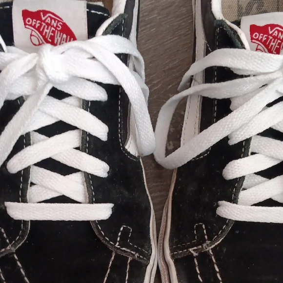 Vans Black and White Women's Sneakers - Picture 2 of 15